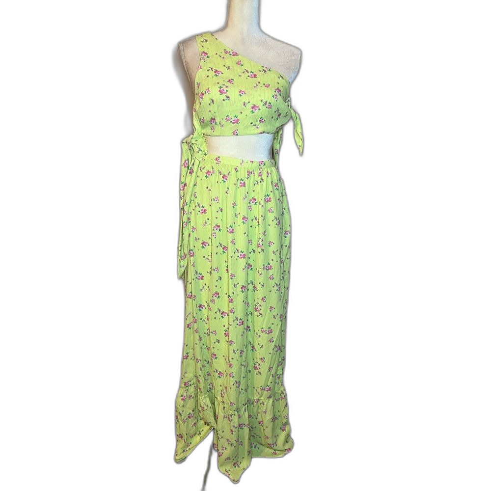 🌻WAYF Floral Maxi Dress - Picture 2 of 6